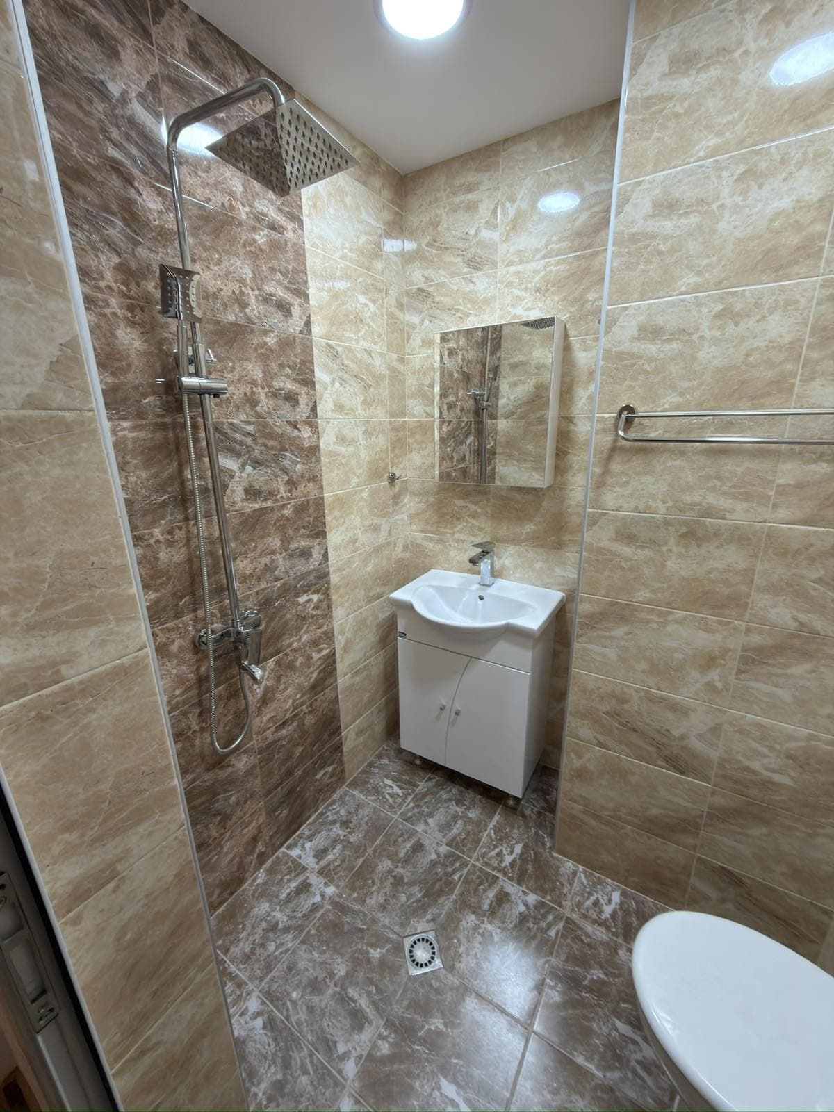 Двустаен апартамент под наем | ж.к. Младост 1, бл. 40 | След основен ремонт | Обзаведен | Климатик в София – снимка 9